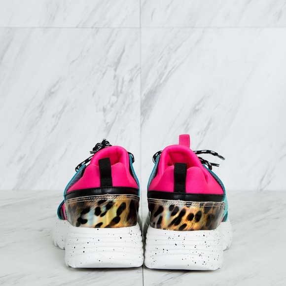 HOT🔥 Fuchsia Lace-Up Platform Lug Sole Sneakers - Picture 4 of 5